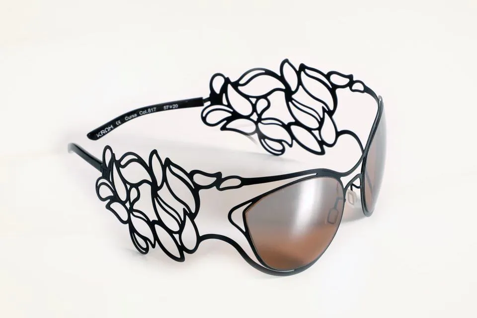 Monture solaire femme originale Cursa 817 noir mat